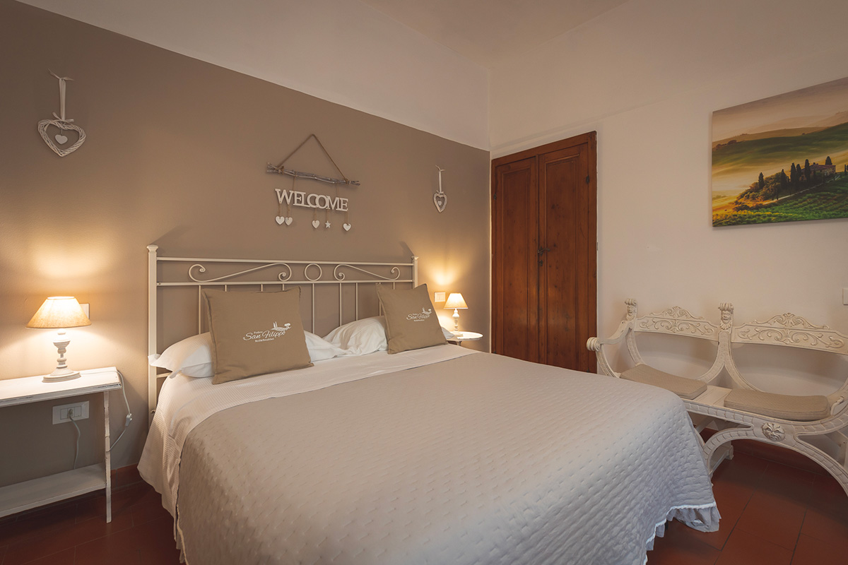 DELUXE DOUBLE ROOM