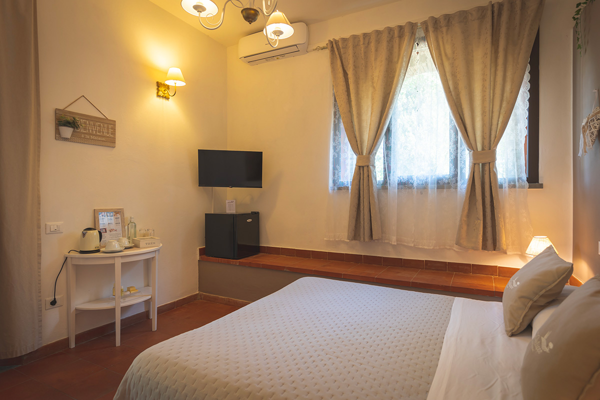 DELUXE DOUBLE ROOM